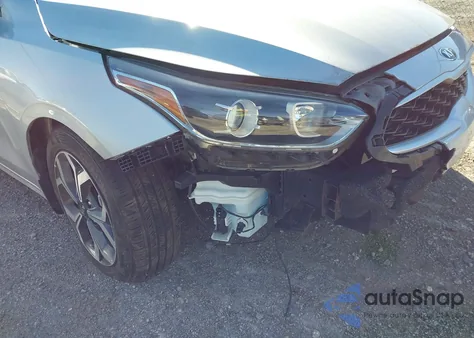 2021 Kia Forte Lxs z USA, uszkodzony, nr VIN 3KPF24AD7ME350865